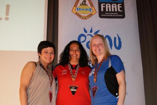 EIAC 2012 - naiste pikkvibu võitjad.JPG